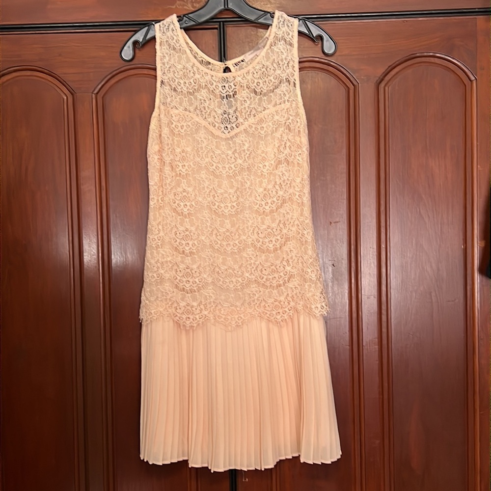 Forever 21 Contemporary Ivory Lace Overlay Top Dress Size XS